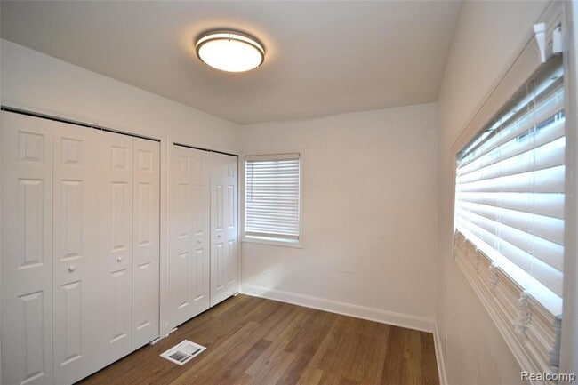 Photo - 23833 John R Rd Unit 2