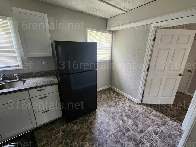 Photo - $899 - 3 bedroom / 1 bathroom - Single Family Home