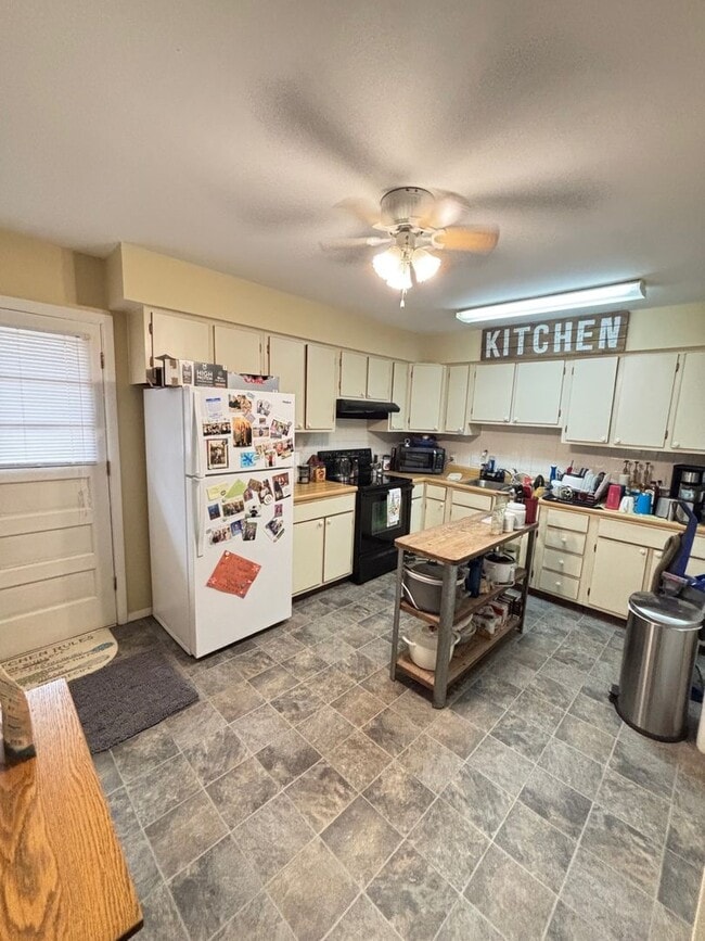 Photo - 2105 Burwell St