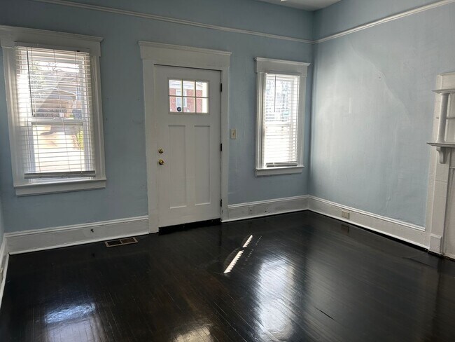 Photo - 823 Parkwood Ave