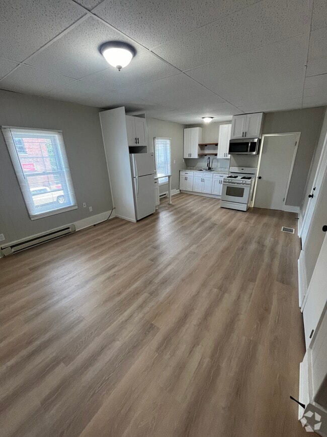 Building Photo - 100 N State St Unit 2 Rental