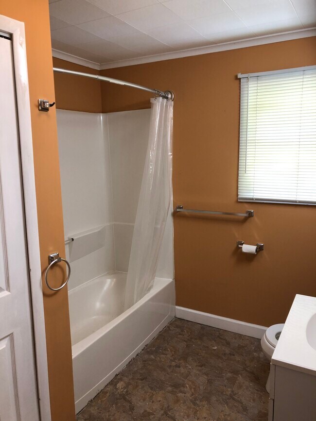 Photo - 101 Cochran Ln