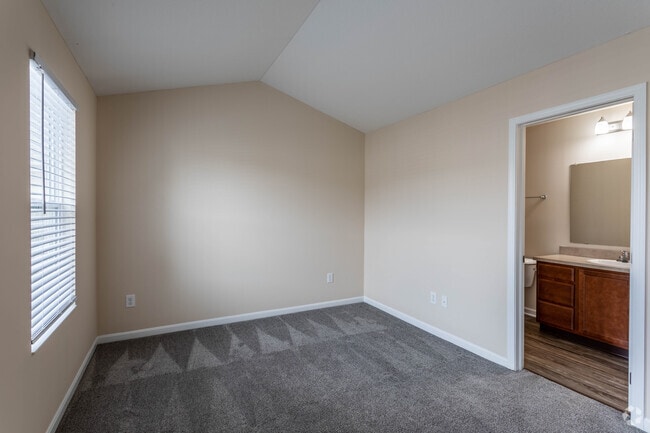 The Summit: 2 Br, 2.5 Ba Townhome - 1,225 SF