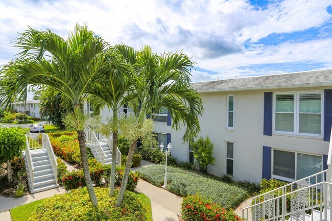 GLADES COUNTRY CLUB 2/2 WITH GOLF BEAUTIFU... - GLADES COUNTRY CLUB 2/2 WITH GOLF BEAUTIFU... House