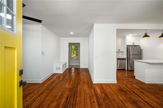 Photo - 1774 Laurelwood Dr SW