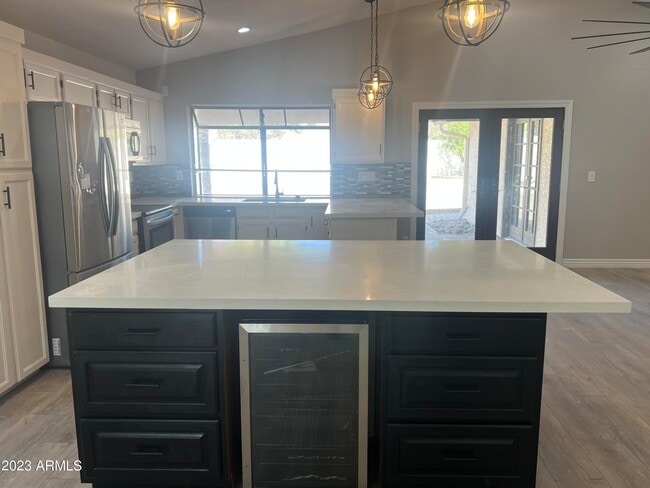 Photo - 1733 N La Rosa Dr