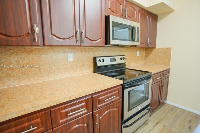 Photo - 135 NW 208th St