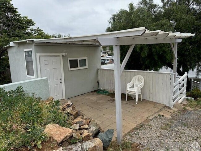 Building Photo - 9115 Rosedale Dr Rental