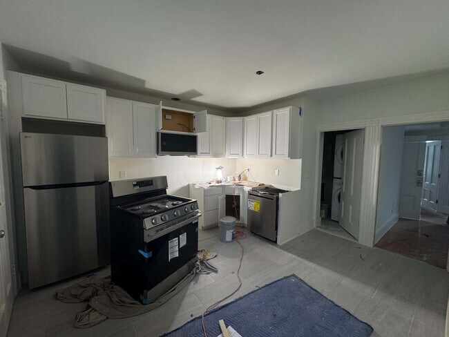 Photo - 454 E 6th St