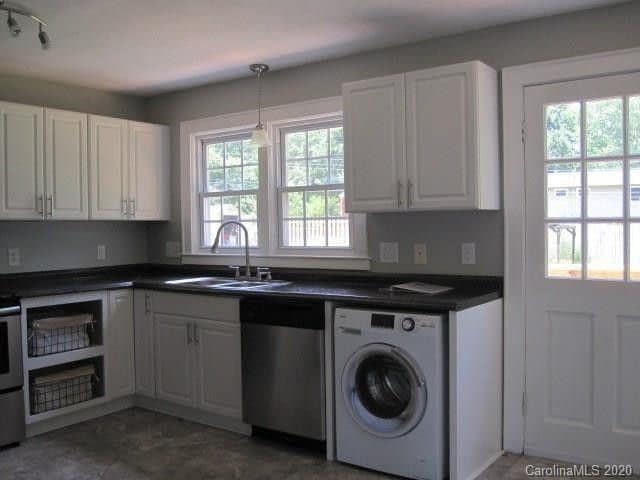 Photo - 222 18th Ave SE