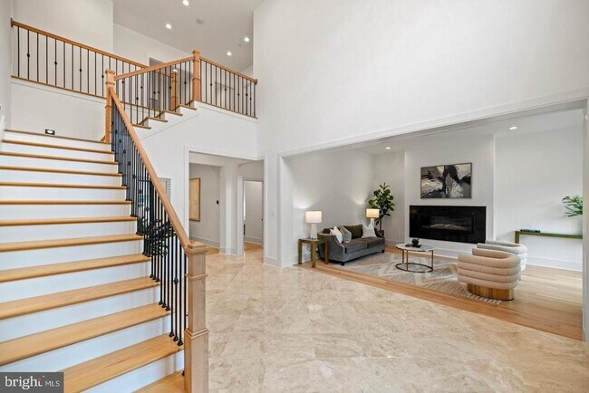 Photo - 8609 Woodbrook Ln