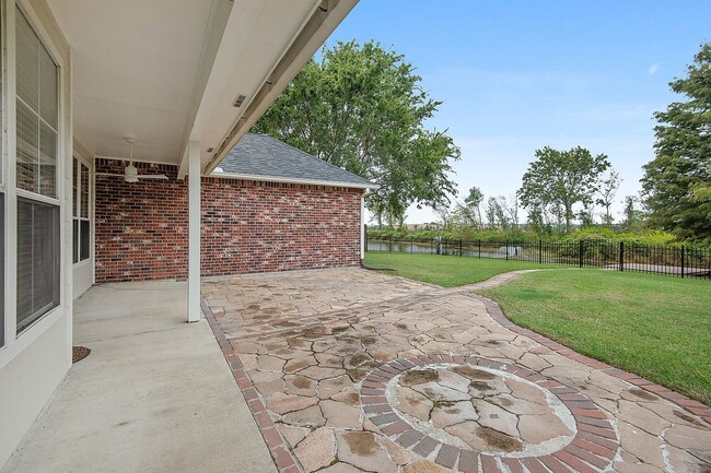 Photo - On the Lake! Large 3 Bedroom with huge fenced back yard