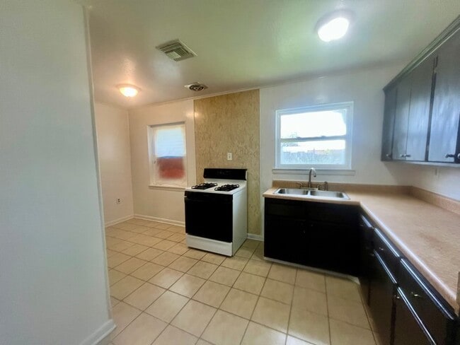 Photo - 240 Azalea Dr