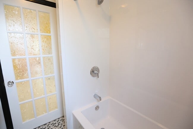 Photo - 134 Baldwin St Unit 2