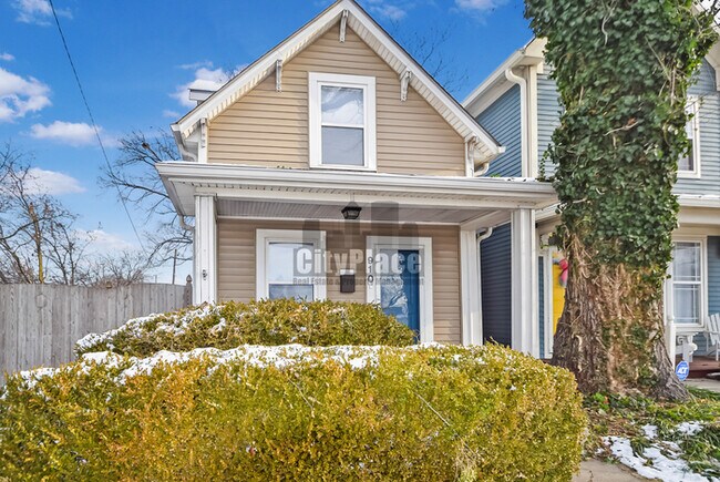 Photo - 910 Lexington Ave