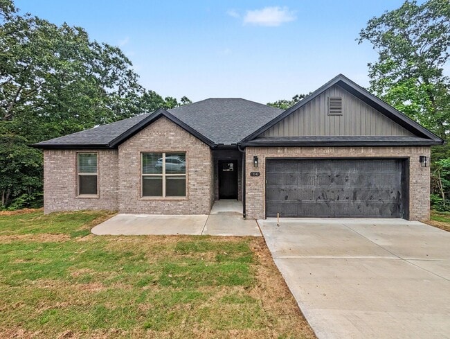 Building Photo - Beautiful New Construction Home in Bella Vista