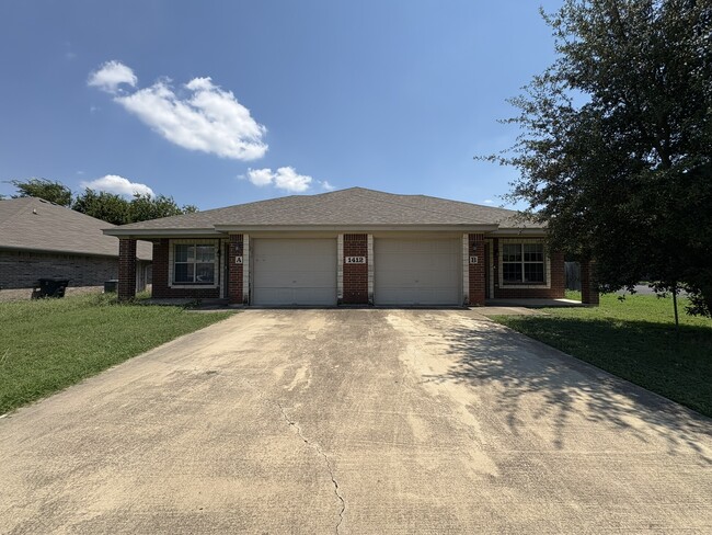 Building Photo - 1412 Van Zanten Ct Unit B