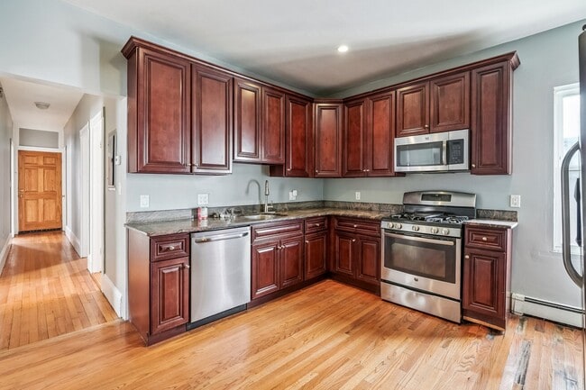 Photo - 62 Fuller St