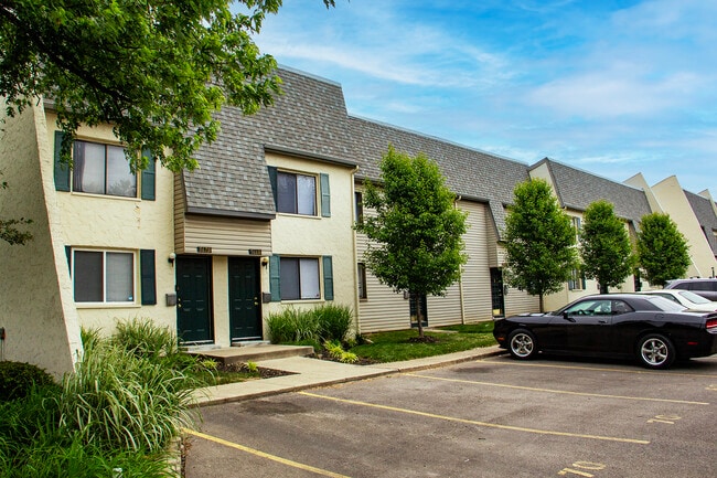 Raintree Apartment Townhouses - Raintree Apartment Townhouses