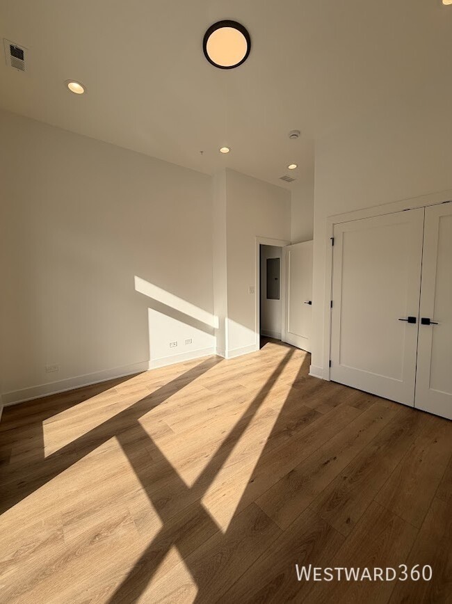 Photo - 1607 W 13th St Unit 300