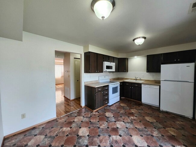 Photo - Spacious N. Richland Townhome- Includes Washer & Dryer!
