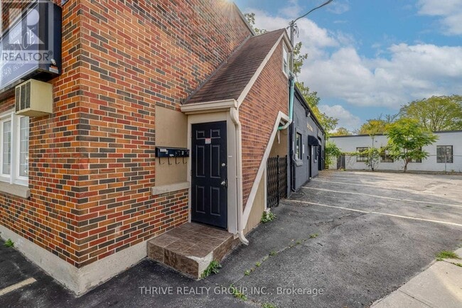 Photo - 245 Maitland St