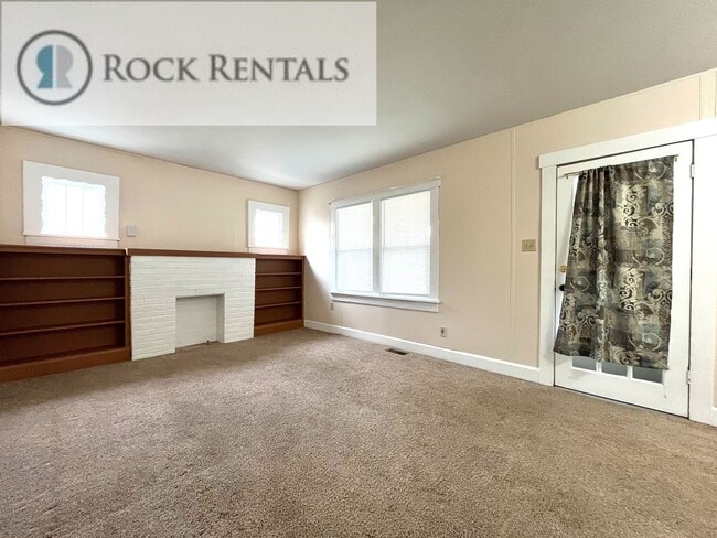 Building Photo - 2 Bed 1 Bath House in Quiet Neighborhood