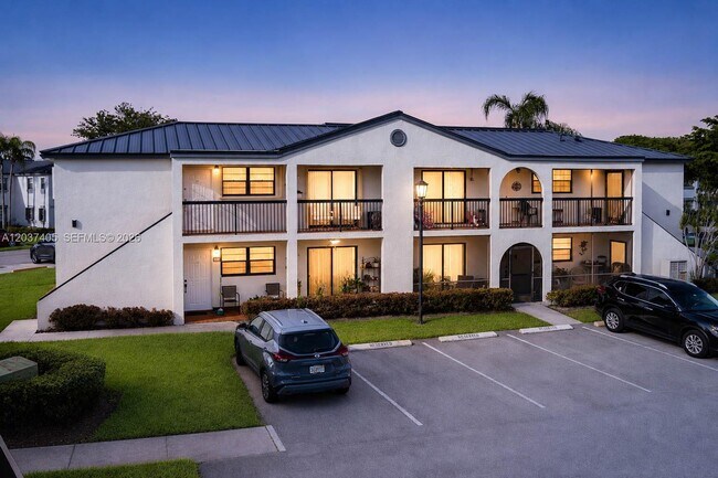 Building Photo - 18226 Mediterranean Blvd Unit 5-16