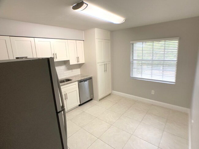 Photo - 3215 W Swann Ave Unidad 30