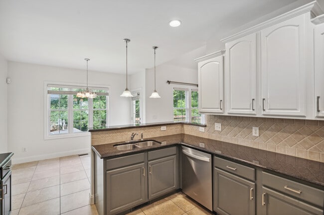 Photo - 191 Bridle Path