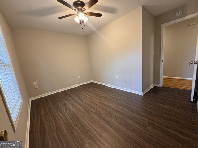 Photo - 1142 Windsor St SW