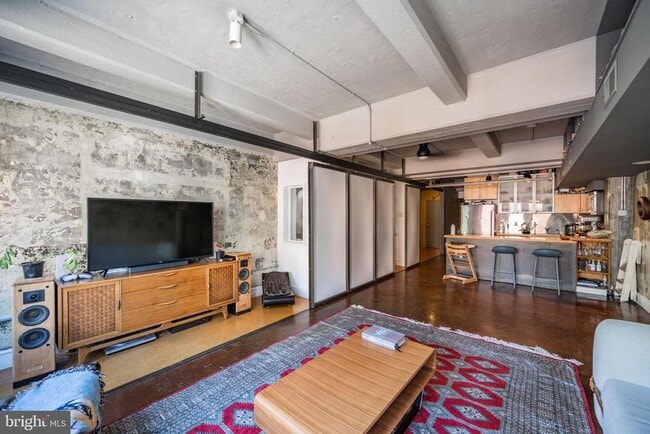 Photo - 144-50 W Laurel St Unit 201