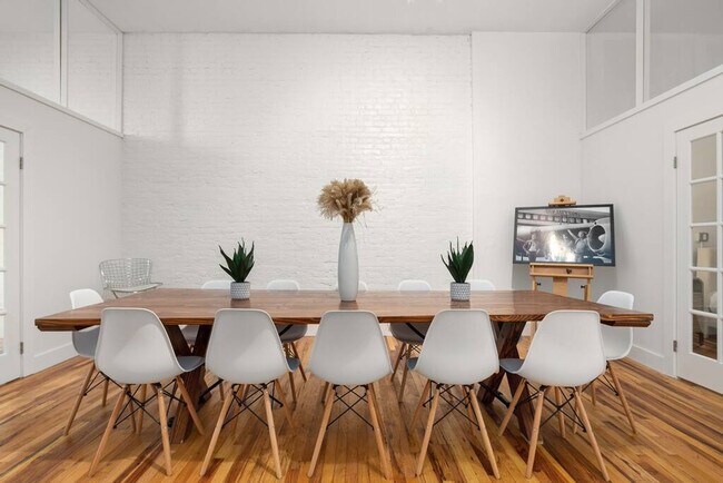 Photo - 508 Broadway Unit ID1035002P