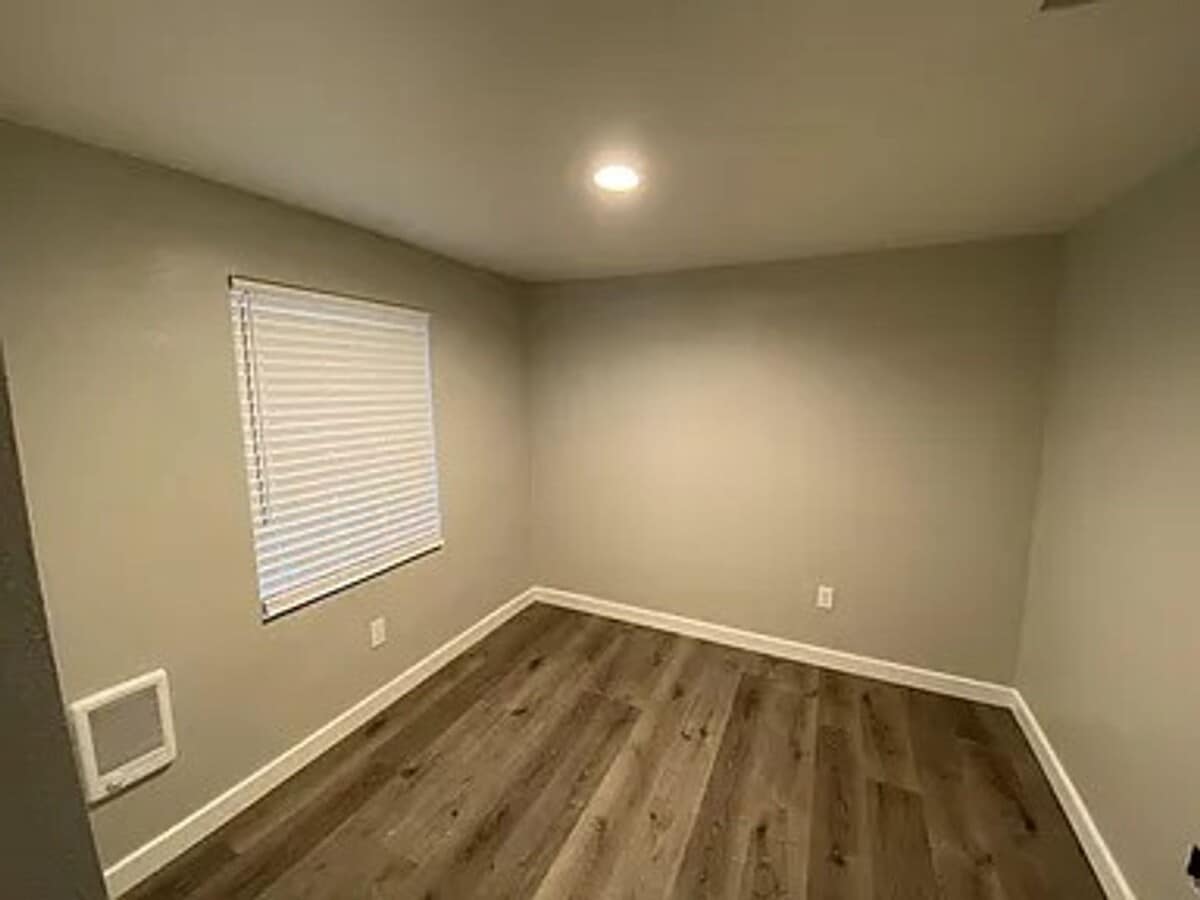 Photo - 625 E 5th Ave Unidad 627 E. 5th Ave