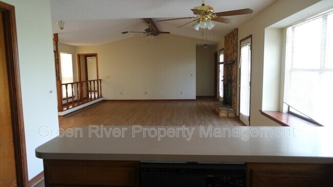 Photo - 1389 Pawnee St