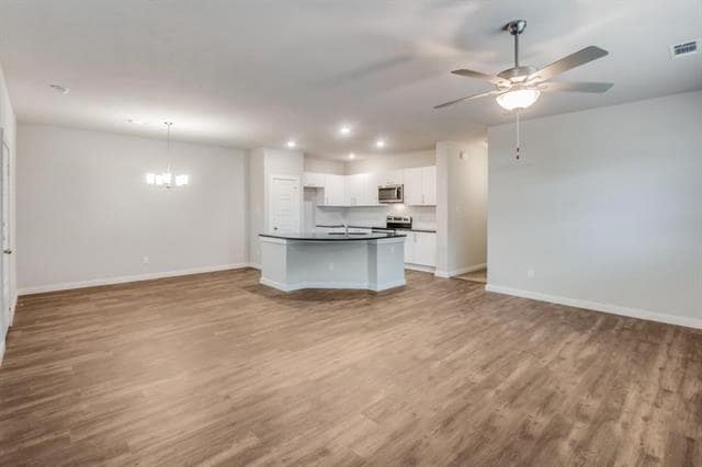 Photo - 640 Blackland dr