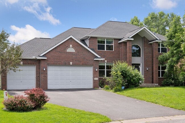 Gorgeous Single Family Home - June 1st Mov... - Gorgeous Single Family Home - June 1st Mov...