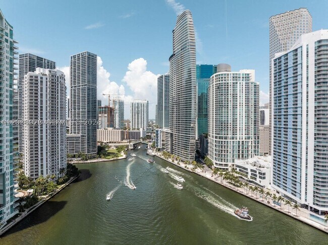 Building Photo - 300 Biscayne Blvd Unit 2907W