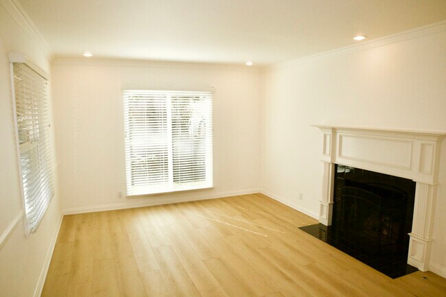 Photo - 721 Avenue A