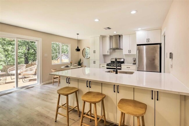 Photo - 6204 Wagon Bend