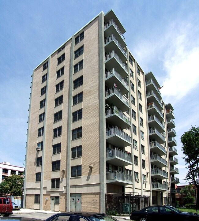 View from the west on Jefferson Street - John Adams Gardens