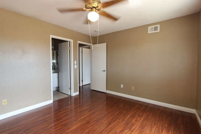 Photo - Beautiful 4 bedroom 2 bathroom home in Mira Mesa available now