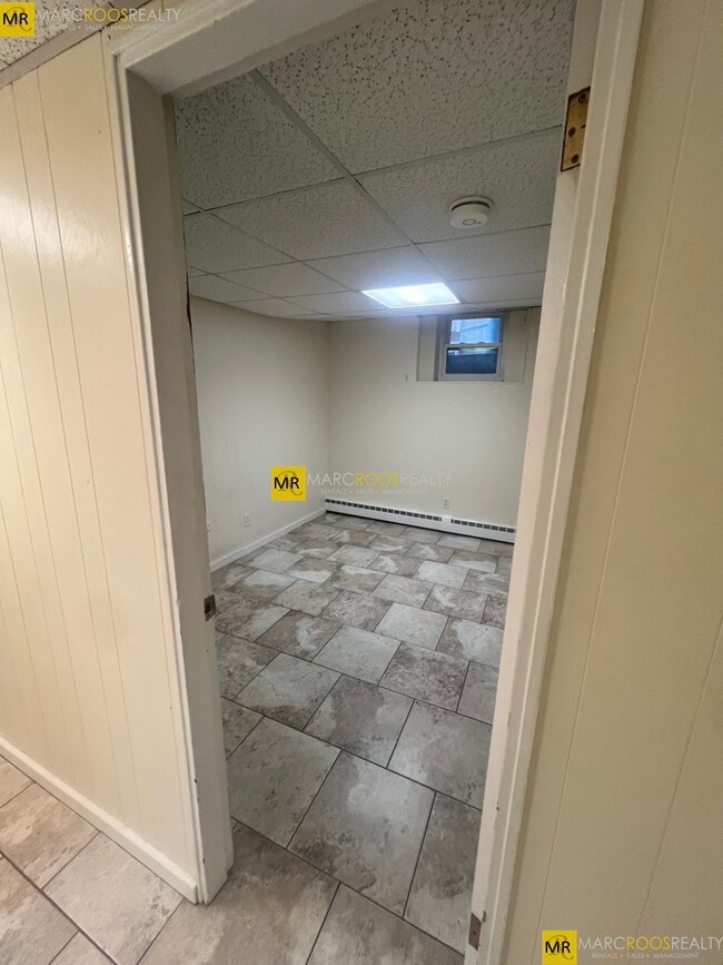 Building Photo - 16 Glenville Ave Unit B6