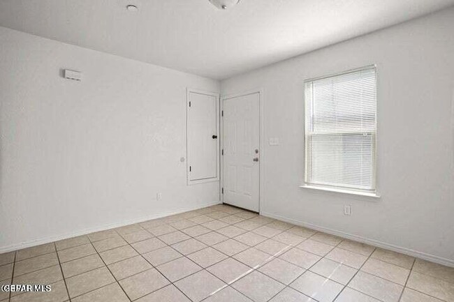 Photo - 3906 Lincoln Ave Unidad A