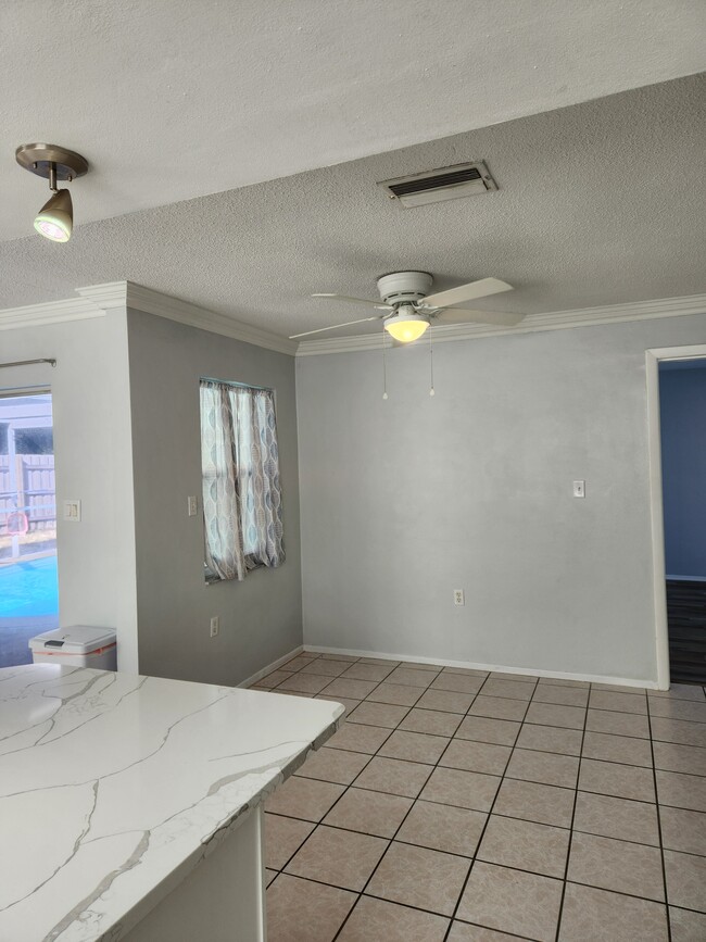 Photo - 9837 Marlinton Ln