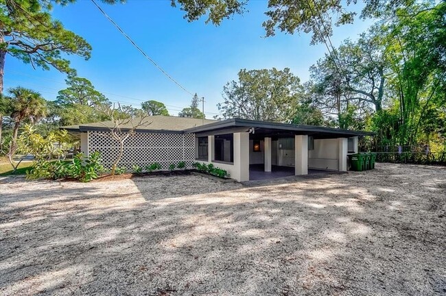 Photo - 1223 Cocoanut Ave