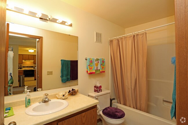Bathroom - Big Sky Manor & High Point Manor
