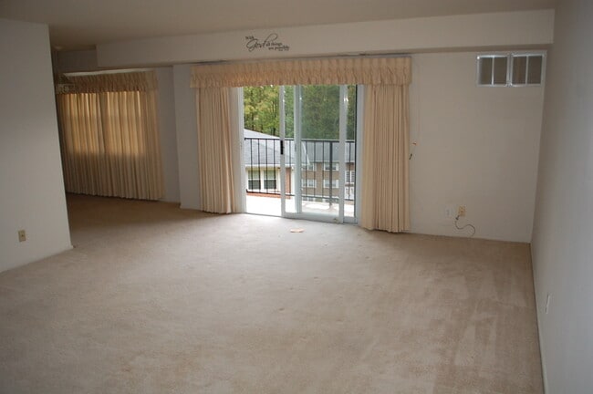 Photo - 110 Seevue Ct