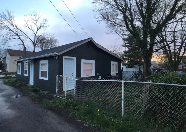 Building Photo - 93 E Moler St Rental