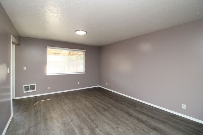 1120 SE Baseline St Unidad 4